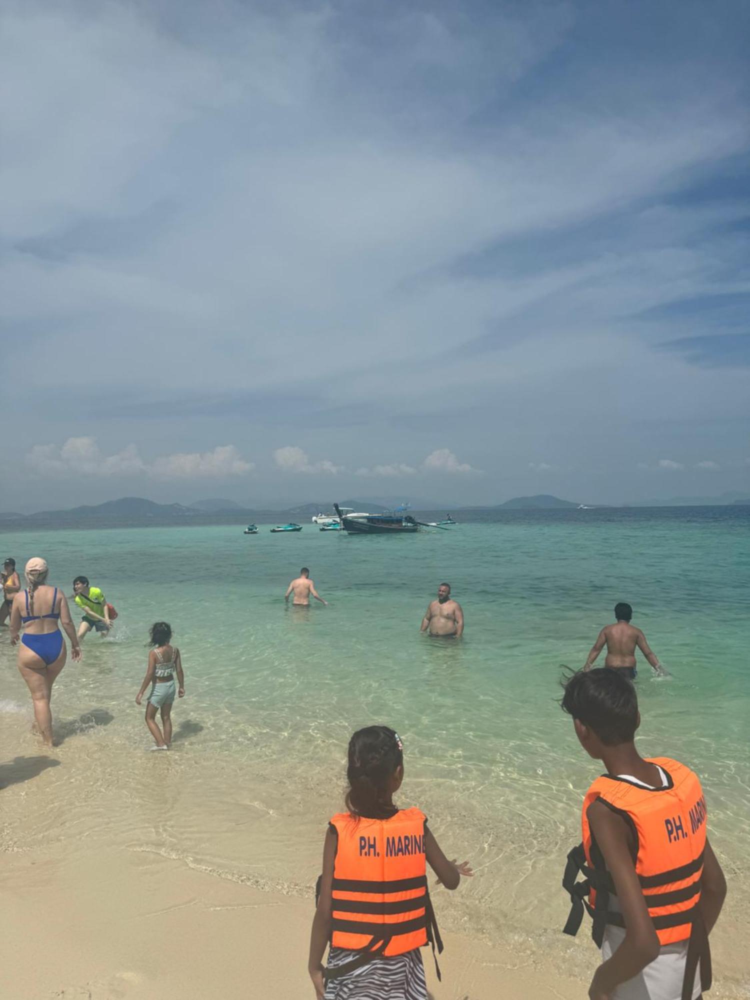 Hack Patong Beach Hotel Exterior photo
