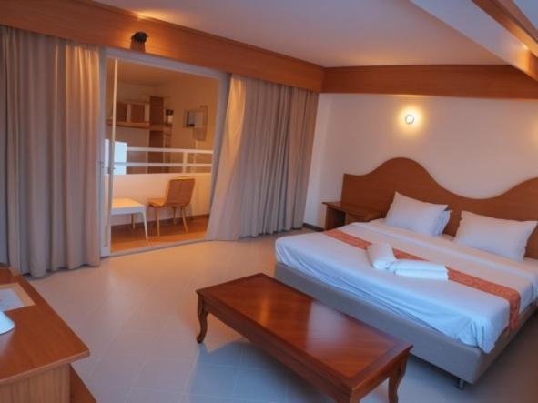 Hack Patong Beach Hotel Room photo