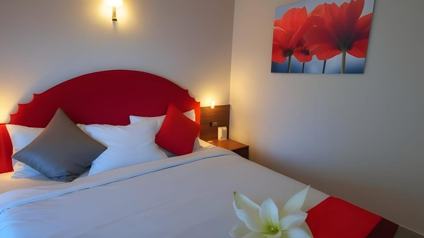 Hack Patong Beach Hotel Room photo