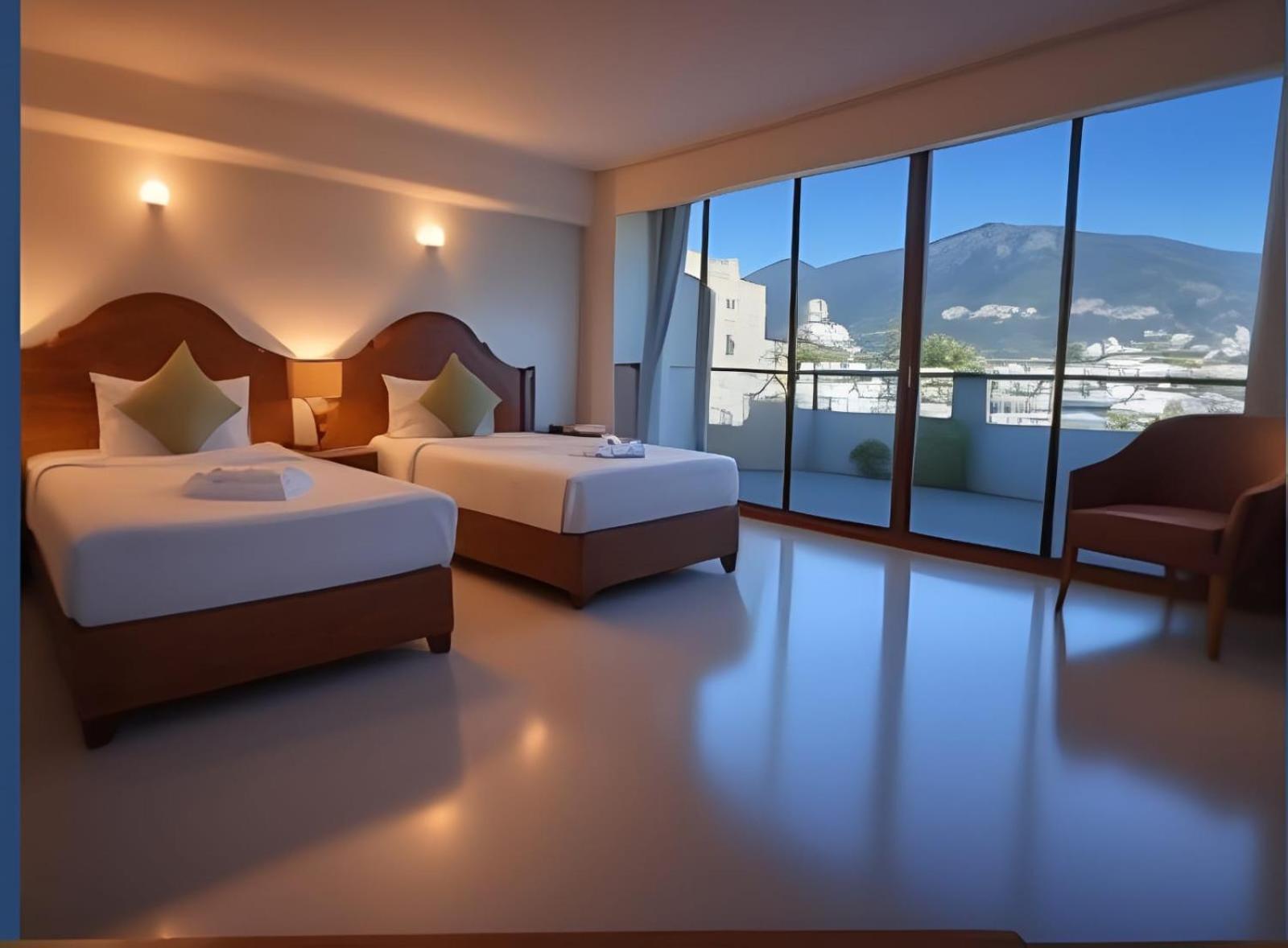 Hack Patong Beach Hotel Exterior photo