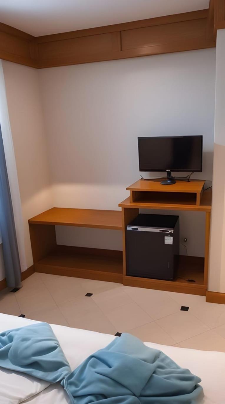 Hack Patong Beach Hotel Room photo