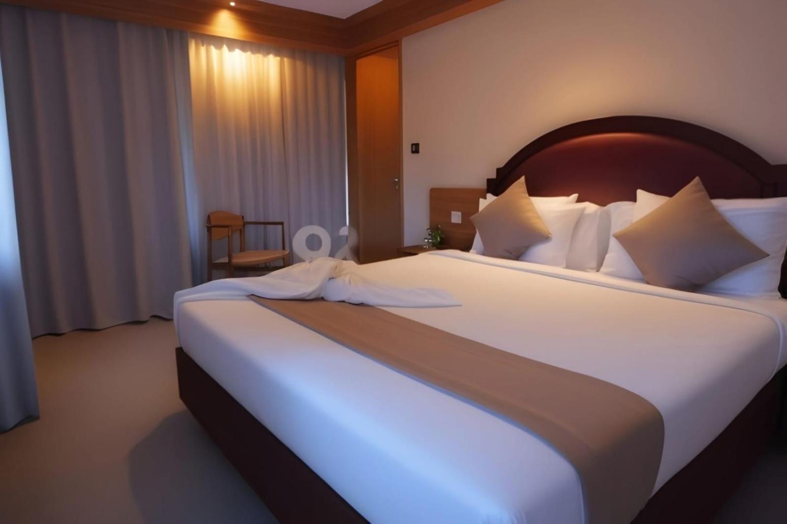 Hack Patong Beach Hotel Exterior photo