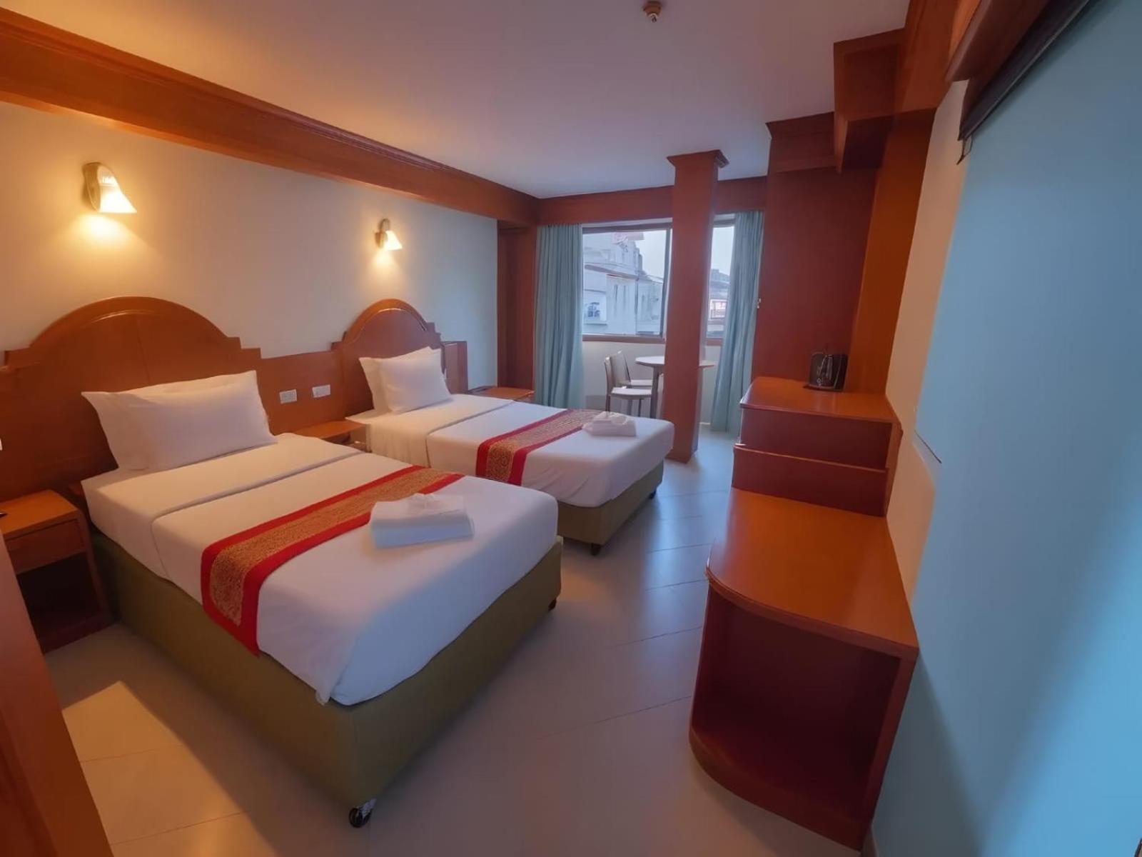 Hack Patong Beach Hotel Room photo
